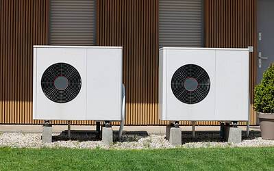 The Ultimate Year-Round Pool Heating Guide (2026) – How to Keep Your Pool Warm Efficiently