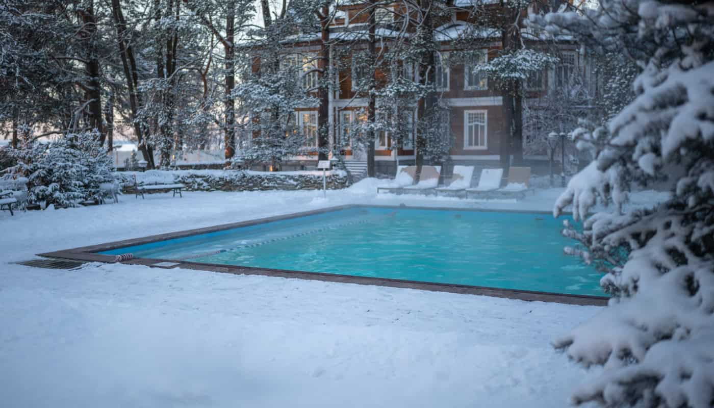 The Easiest Way to Keep Your Pool Clean in Winter